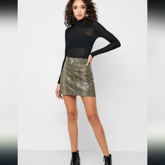 TOPSHOP-  Snakeskin Faux Leather Mini Skirt-8 - Picture 3 of 13